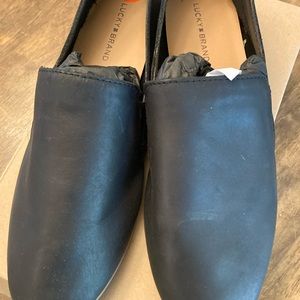New … never worn LuckyBrand women’s vintage leather flats
